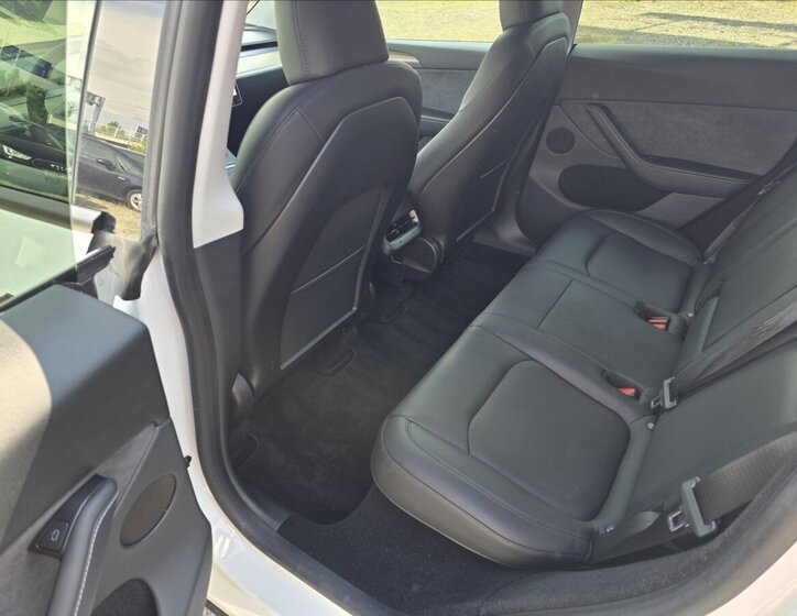 Tesla Model Y SUV / Terénní 0,0 378 kw