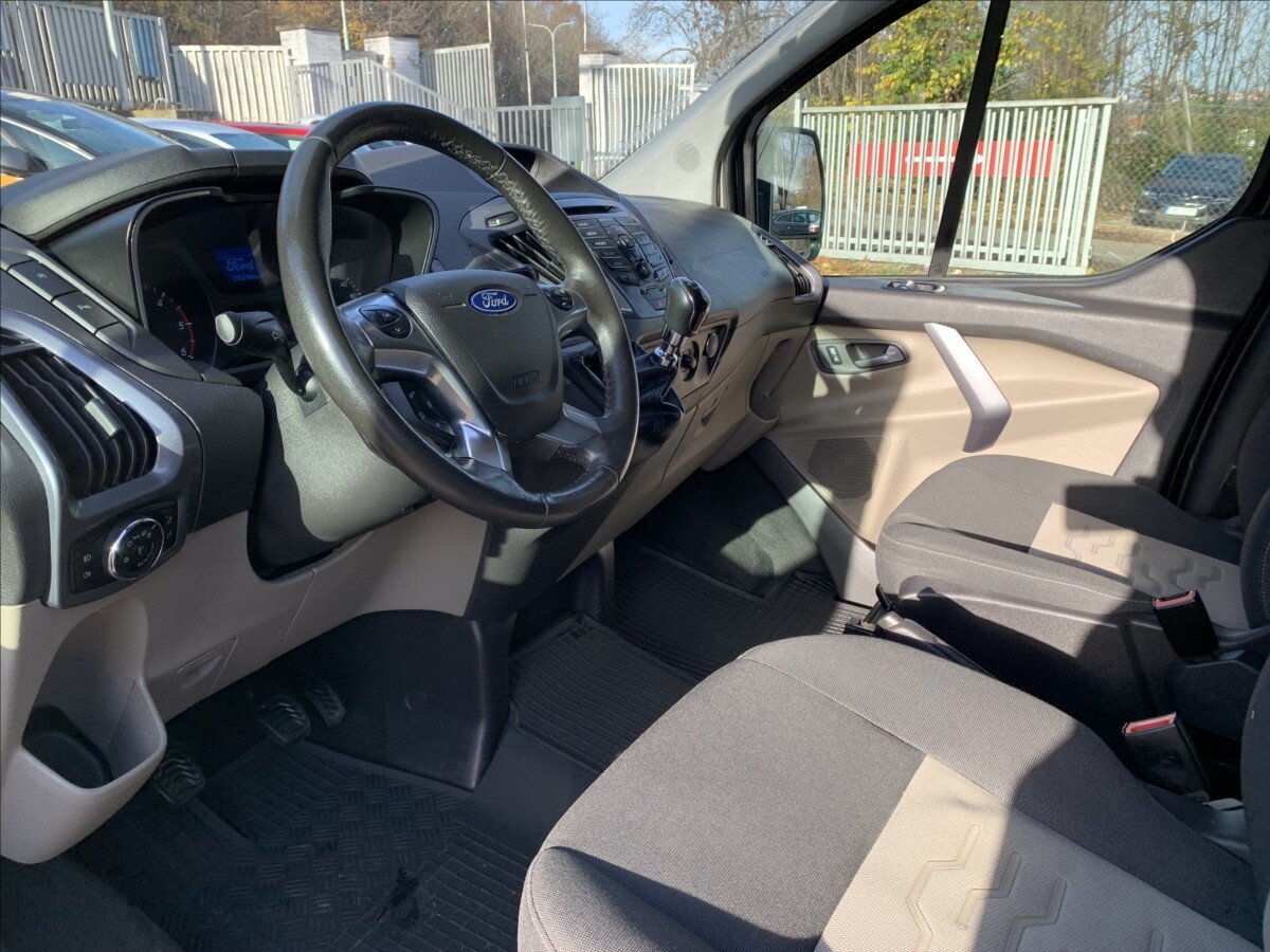 Ford Tourneo Custom VAN / Minibus 2,0 l 125 kw