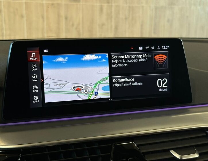 BMW Řada 5 Kombi 3,0 l 195 kw