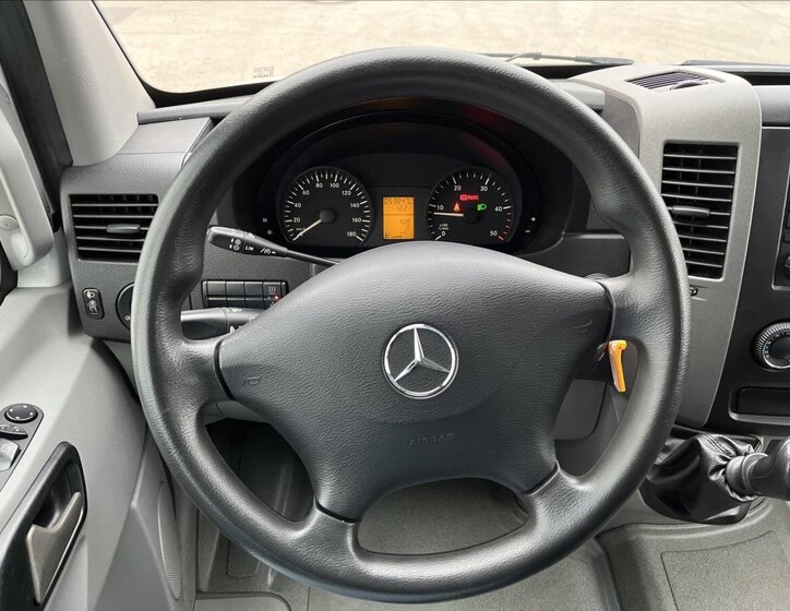 Mercedes-Benz Sprinter 10