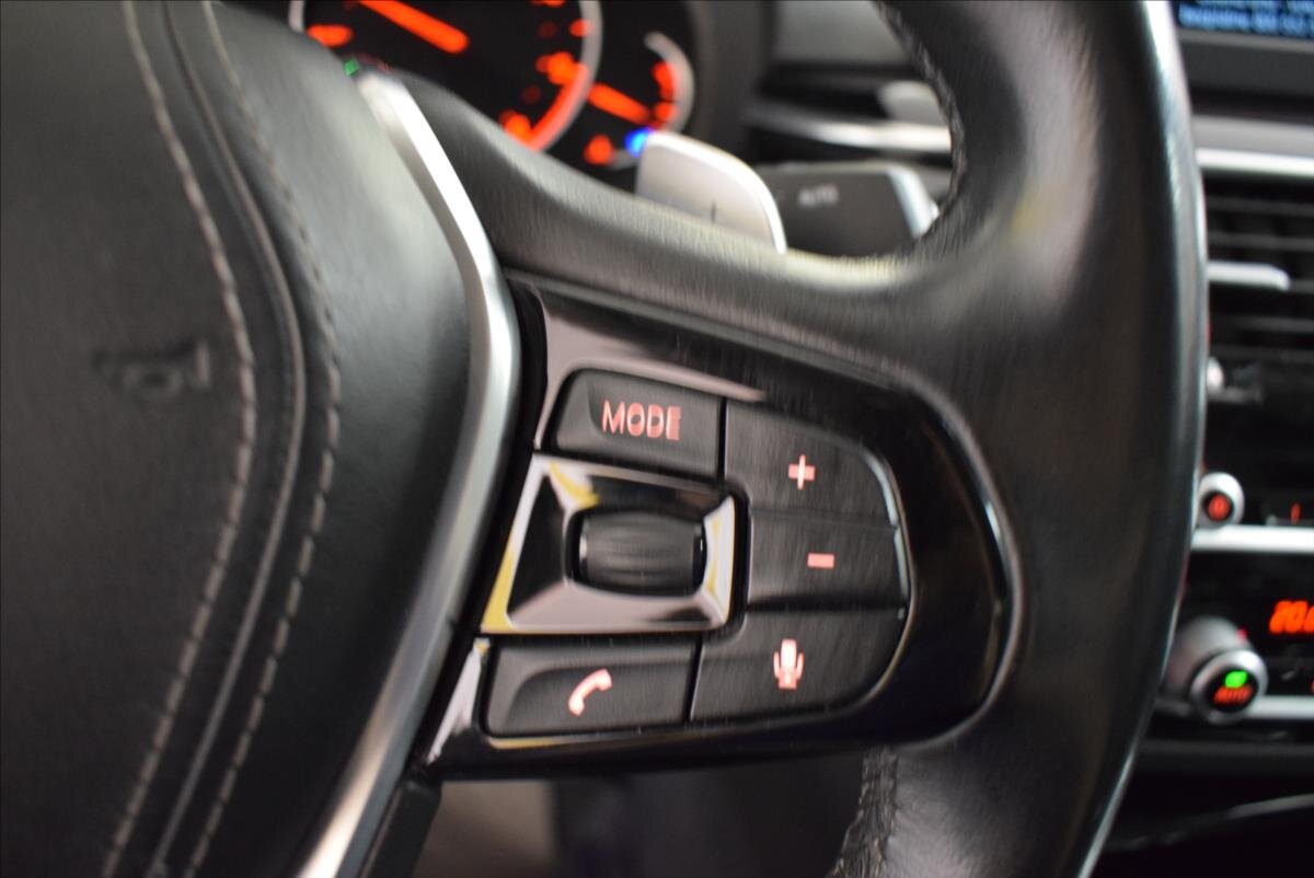 BMW Řada 5 Sedan / Limuzína 3,0 l 195 kw