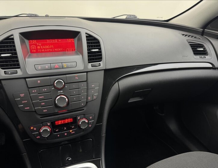 Opel Insignia Sedan / Limuzína 2,0 l 118 kw