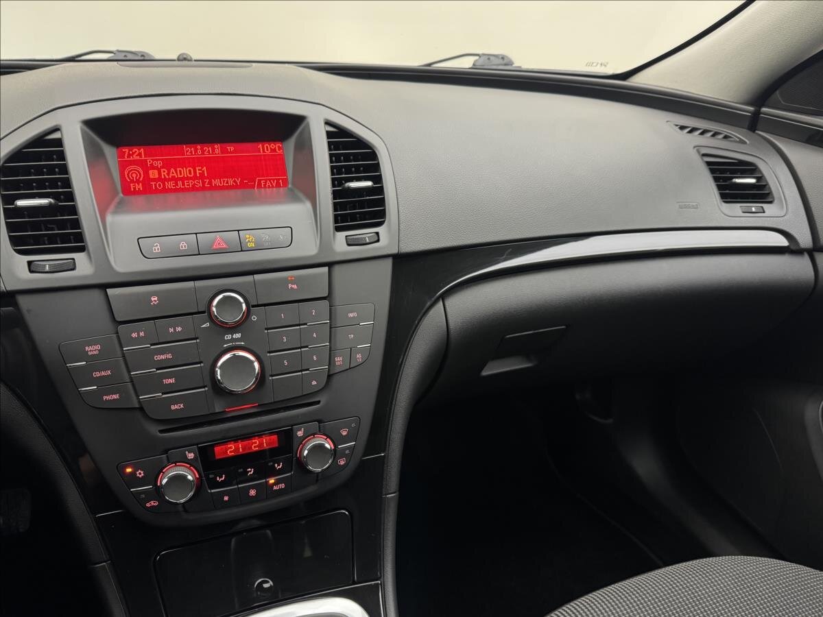 Opel Insignia Sedan / Limuzína 2,0 l 118 kw