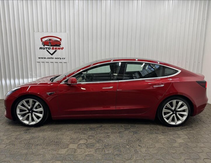 Tesla Model 3 Liftback 0,0 324 kw