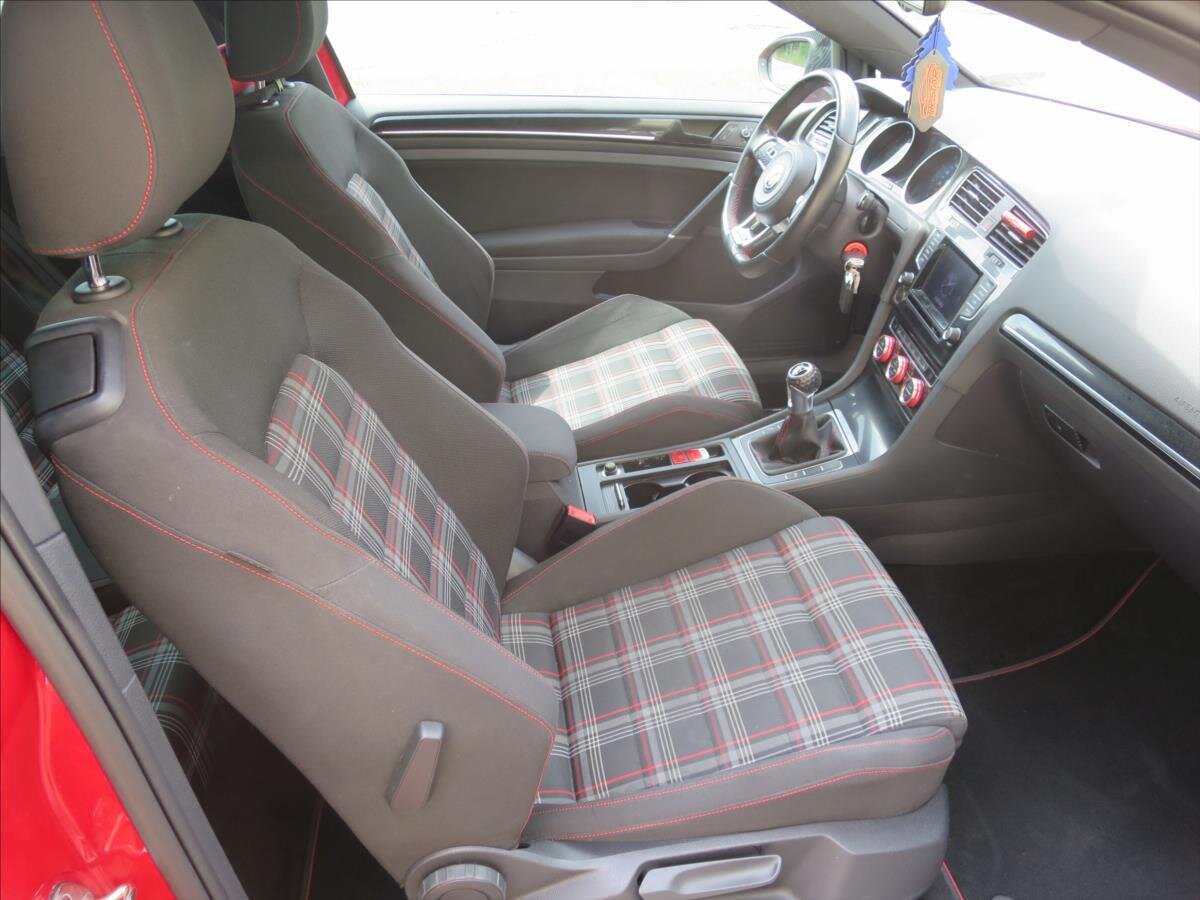 Volkswagen Golf Hatchback 2,0 l 162 kw