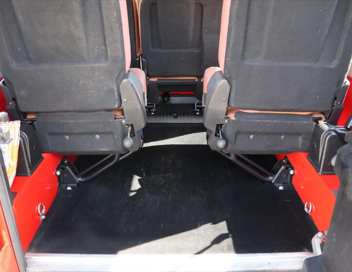 Land Rover Defender SUV 2,4 l 90 kw