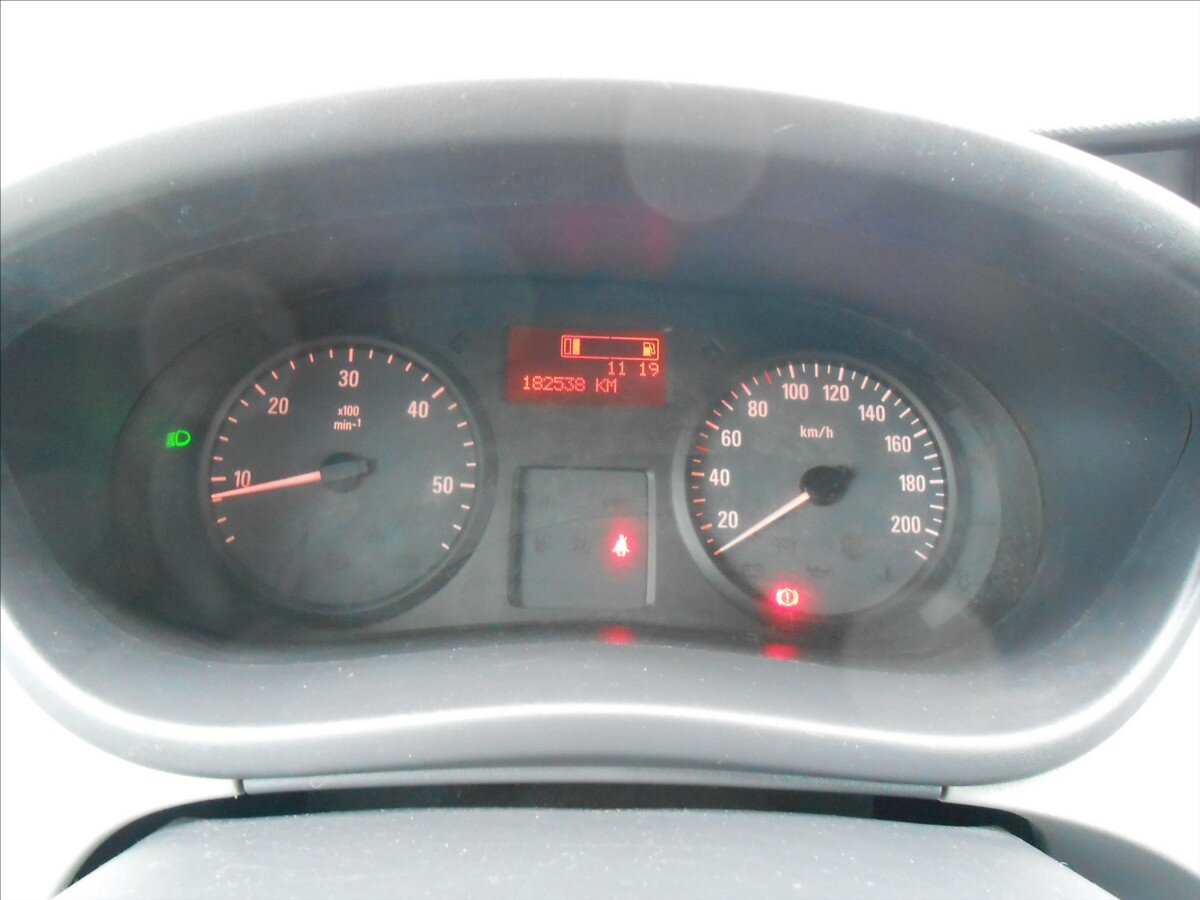 Opel Vivaro Kombi 2,0 l 84 kw