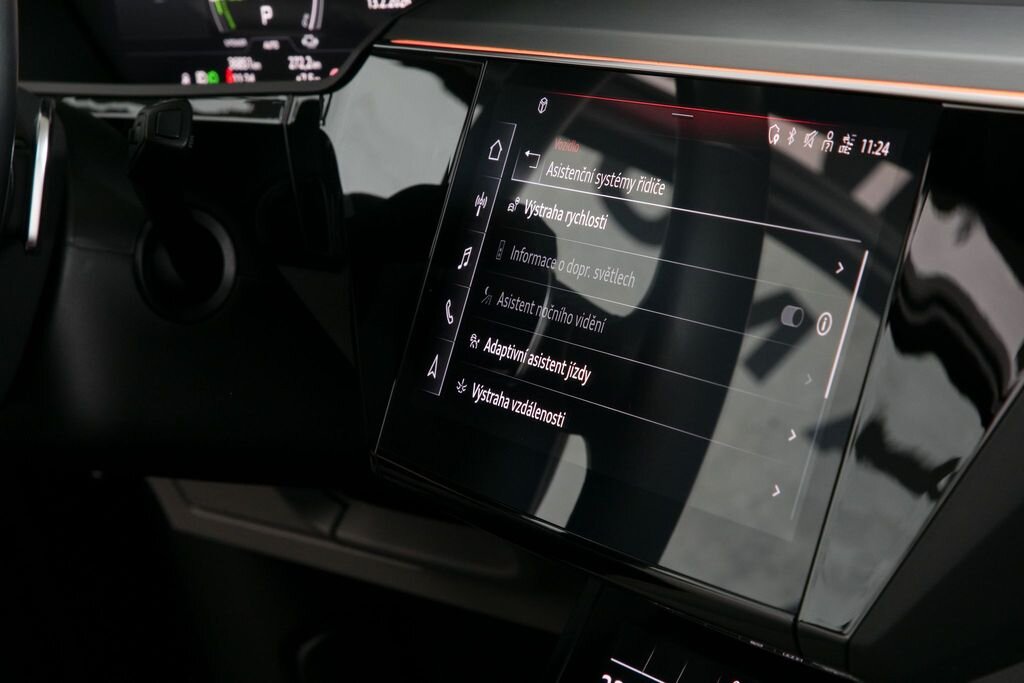 Audi e-tron SUV 0,0 300 kw