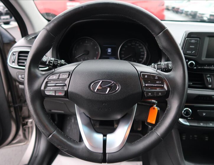 Hyundai i30 Hatchback 998,0 88 kw