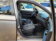 Mitsubishi Outlander 12