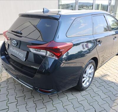 Toyota Auris 5