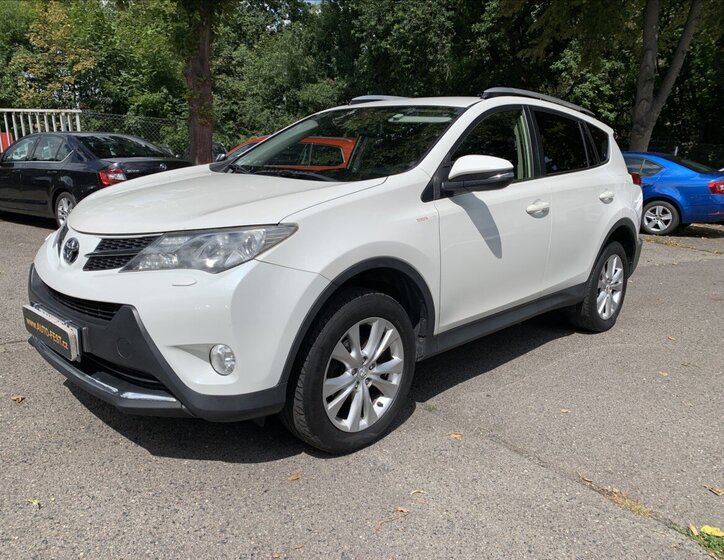 Toyota RAV4 SUV / Terénní 2,2 l 110 kw