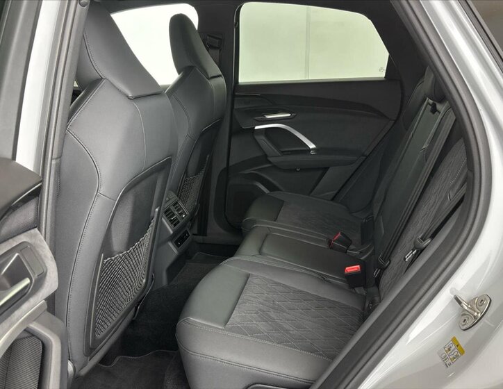 Audi Q5 SUV / Terénní 2,0 l 150 kw