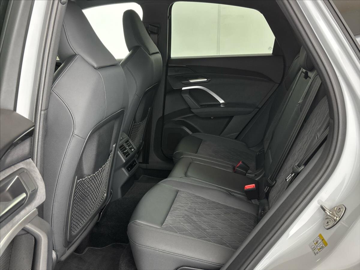 Audi Q5 SUV / Terénní 2,0 l 150 kw