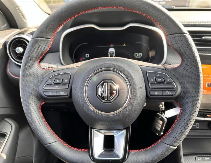 MG ZS 8