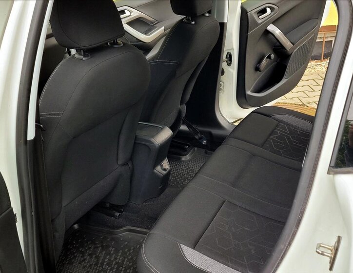 Peugeot 2008 SUV / Terénní 1,2 l 60 kw