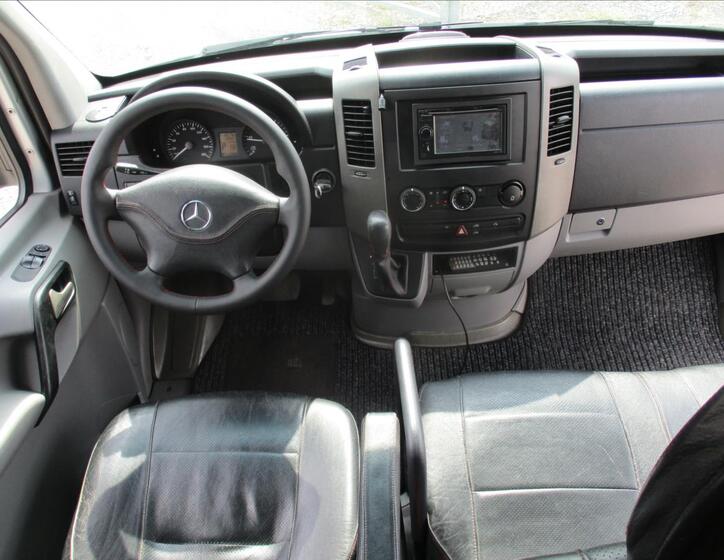Mercedes-Benz Sprinter 12
