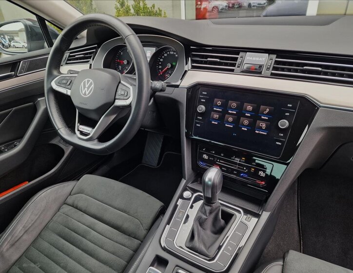 Volkswagen Passat Sedan / Limuzína 2,0 l 147 kw