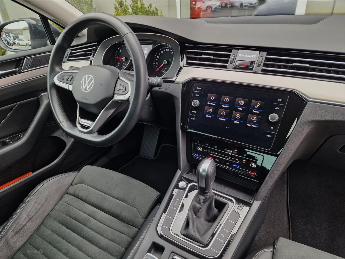 Volkswagen Passat Sedan / Limuzína 2,0 l 147 kw
