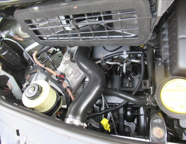 Opel Vivaro Ostatní 2,5 l 84 kw