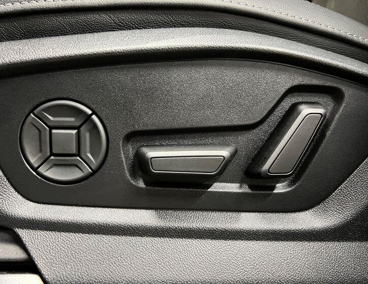 Audi Q8 SUV / Terénní 3,0 l 210 kw