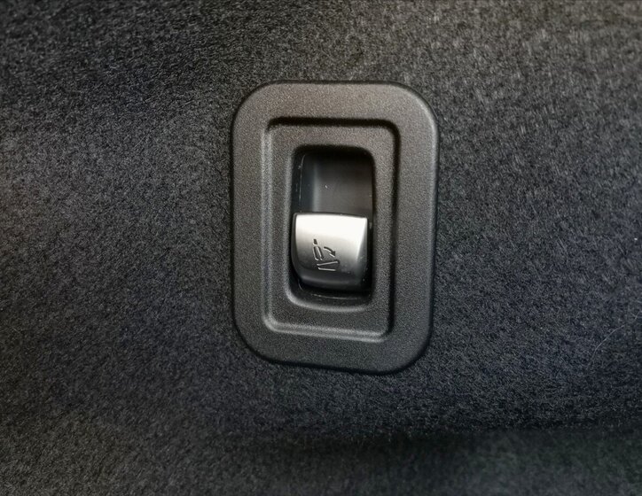 Mercedes-Benz Třídy C Kabriolet 2,0 l 180 kw