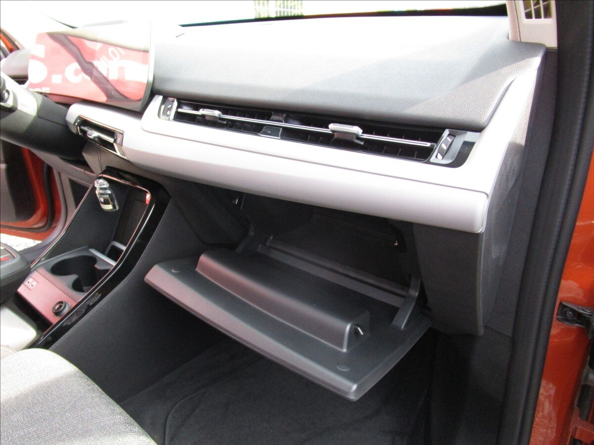 BMW X1 Kombi 1,5 l 110 kw