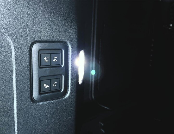 Land Rover Defender SUV / Terénní 3,0 l 183 kw