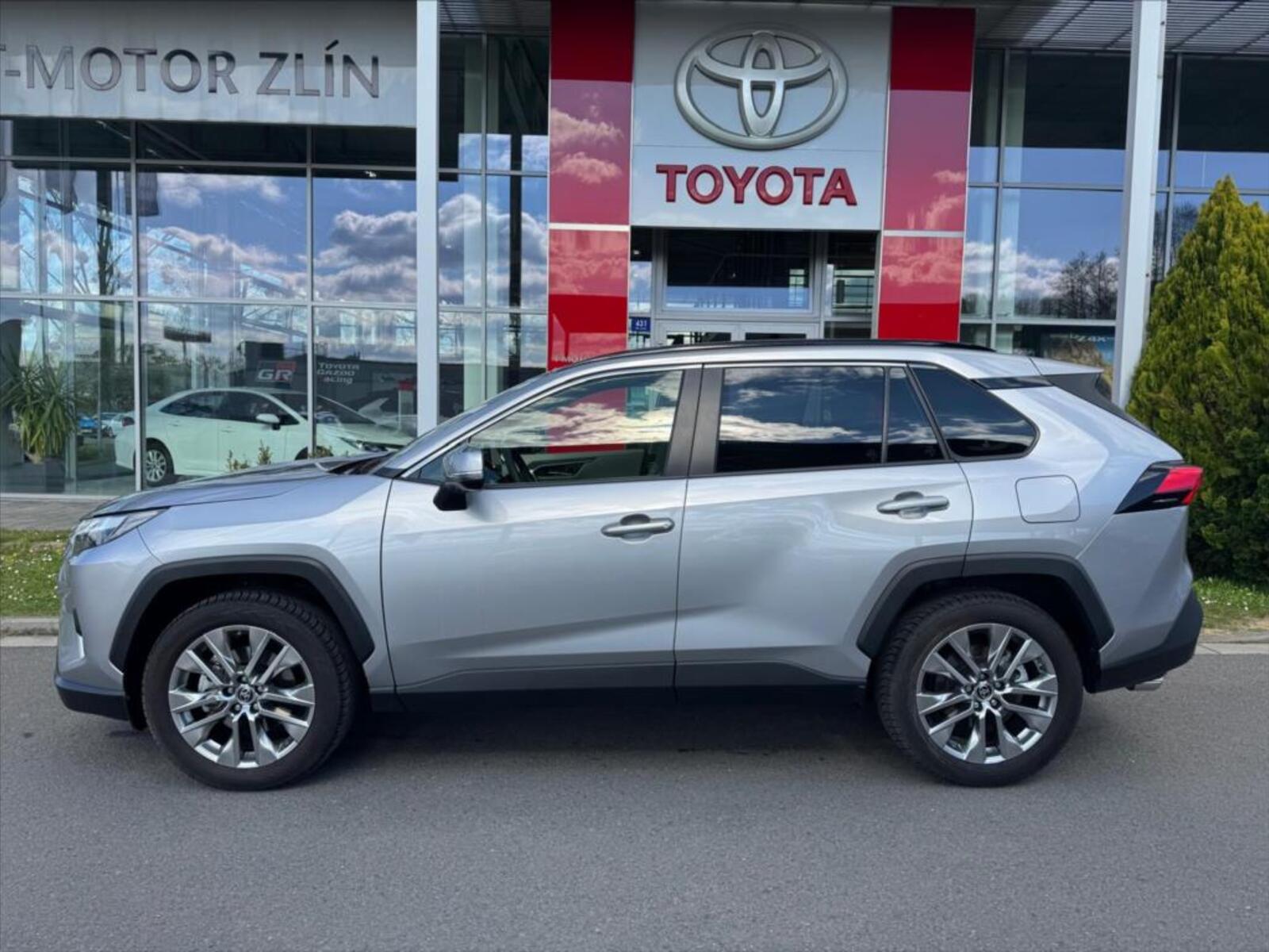Toyota RAV4 5