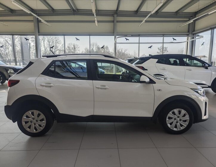 KIA Stonic CUV / Crossover 1,2 l 61 kw