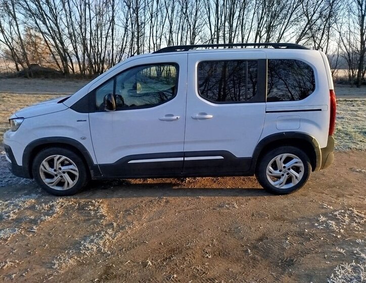 Peugeot Rifter 10