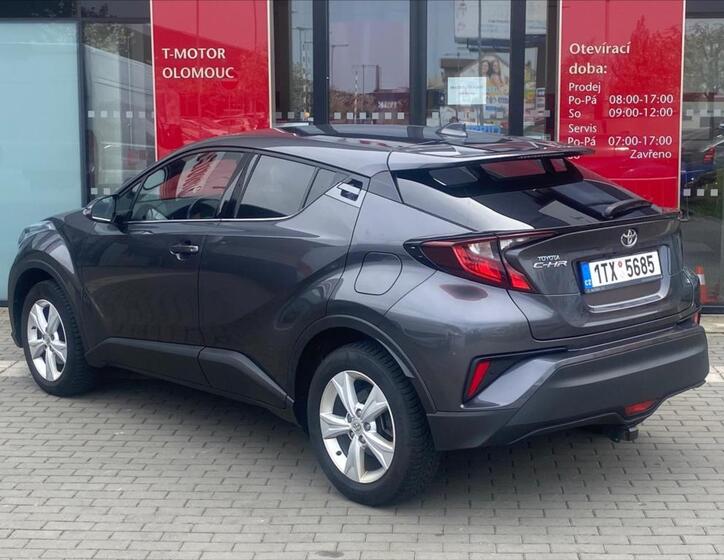 Toyota C-HR 2