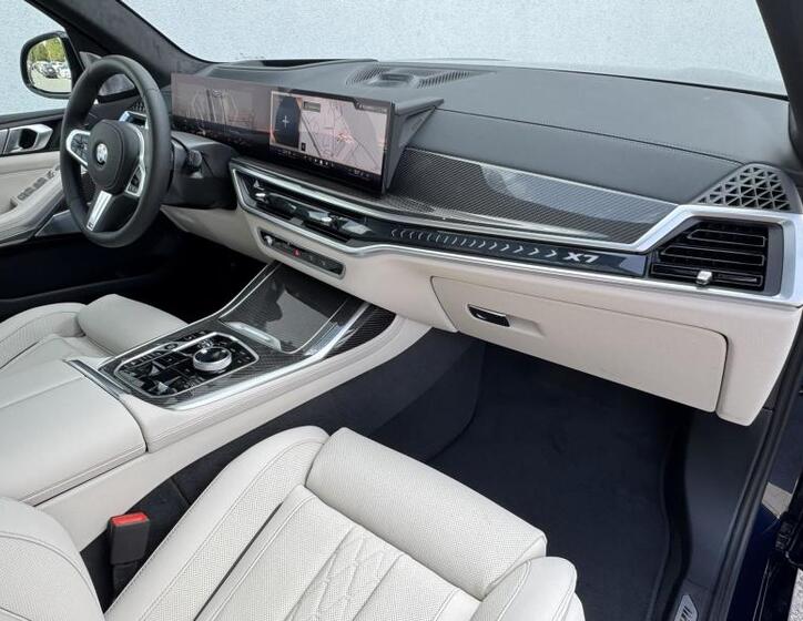 BMW X7 9