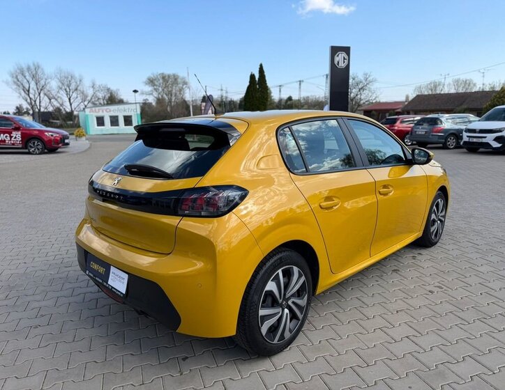 Peugeot 208 Hatchback 1,2 l 74 kw