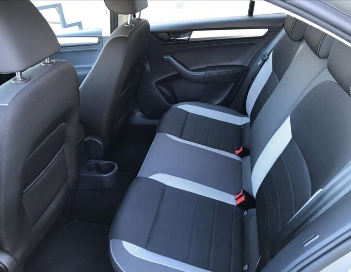 Škoda Rapid Sedan / Limuzína 999,0 70 kw