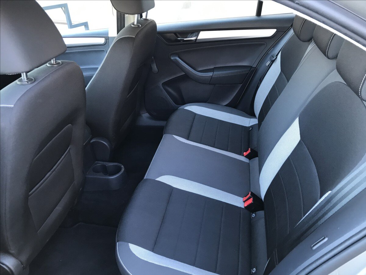 Škoda Rapid Sedan / Limuzína 999,0 70 kw