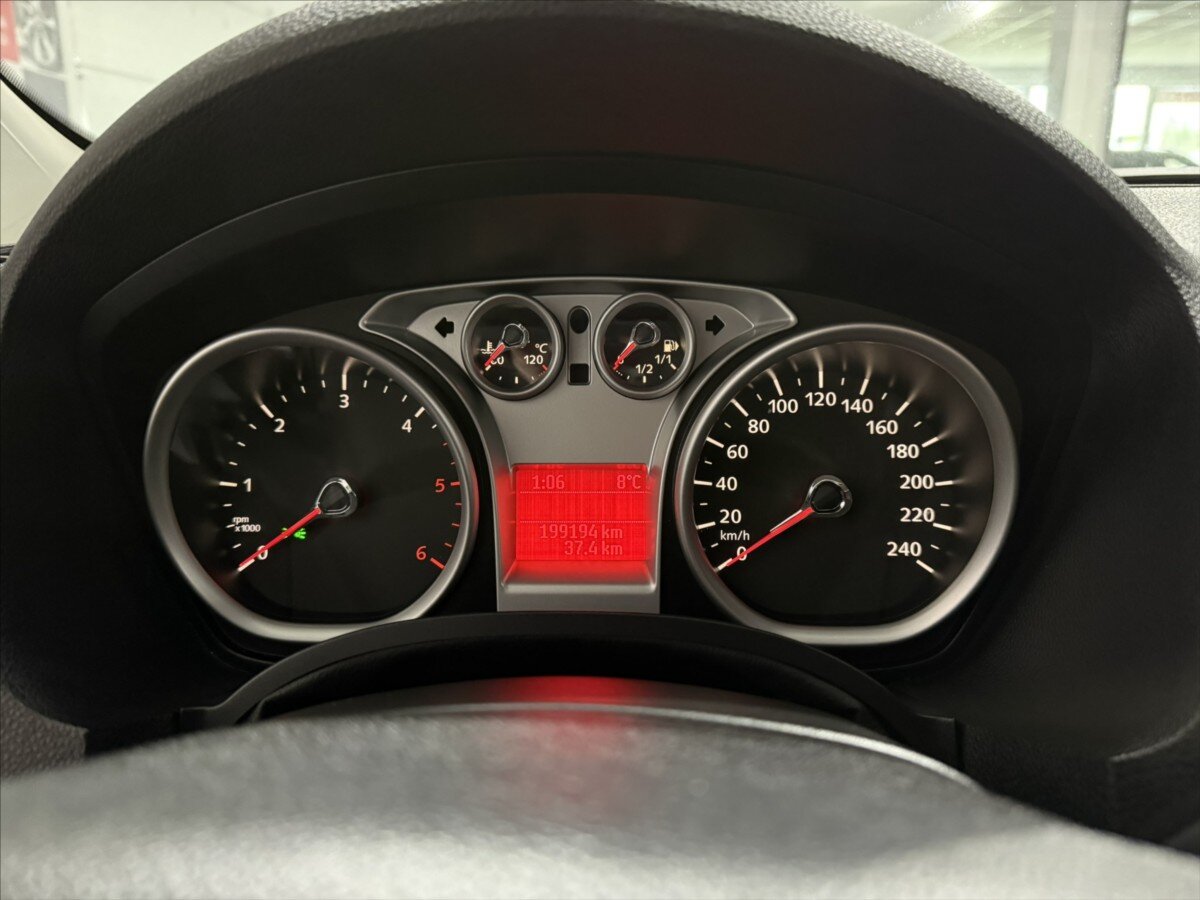 Ford Kuga SUV / Terénní 2,0 l 100 kw