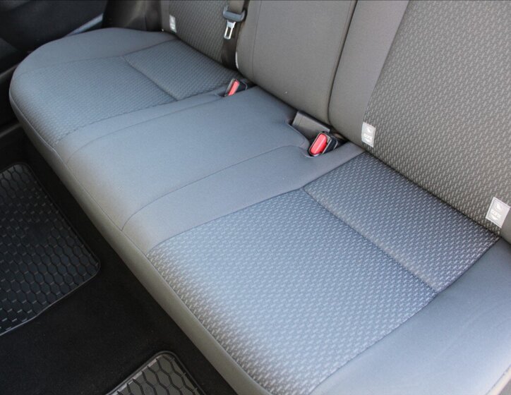 Toyota Corolla Sedan / Limuzína 1,6 l 97 kw