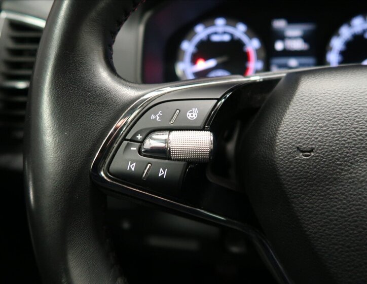 Škoda Karoq SUV 1,5 l 110 kw