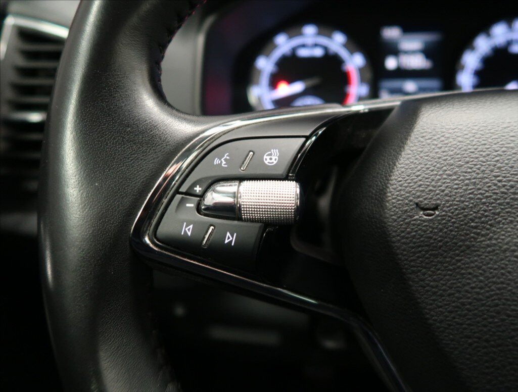 Škoda Karoq SUV 1,5 l 110 kw