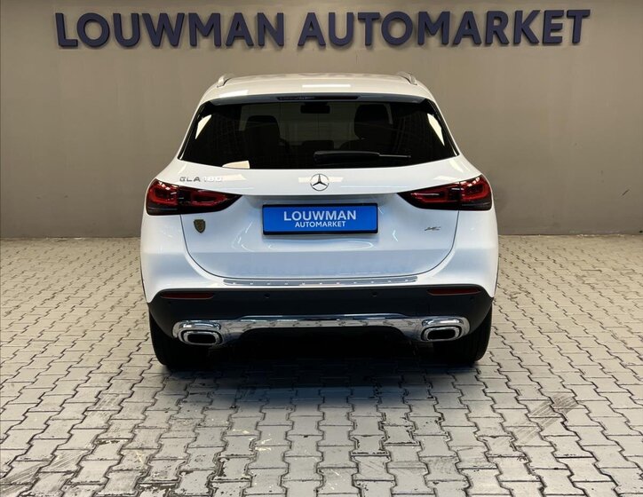 Mercedes-Benz GLA 12