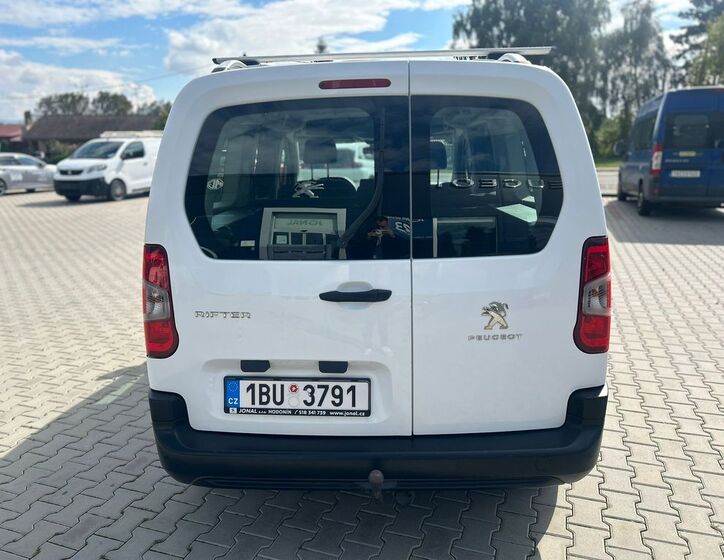 Peugeot Rifter 12