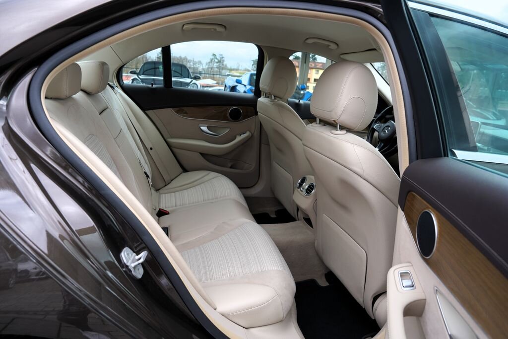 Mercedes-Benz Třídy C Sedan / Limuzína 1,6 l 115 kw