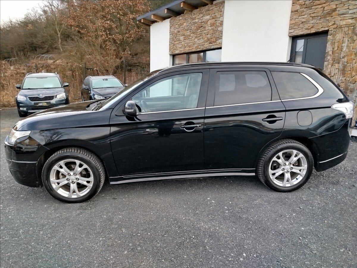 Mitsubishi Outlander SUV 2,3 l 110 kw