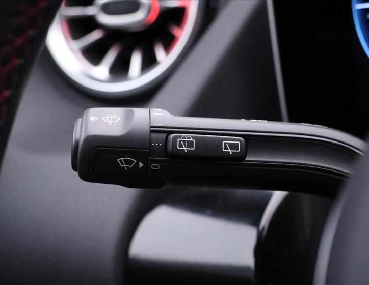 Mercedes-Benz GLA 24