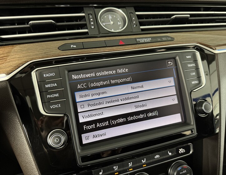 Volkswagen Passat 30