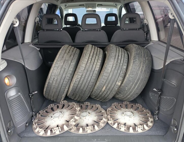 Volkswagen Sharan MPV 2,0 l 103 kw