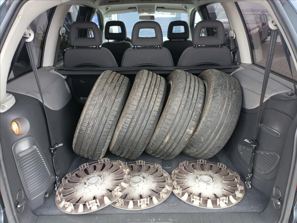 Volkswagen Sharan MPV 2,0 l 103 kw