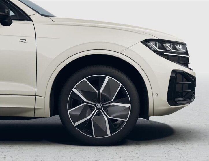 Volkswagen Touareg 2