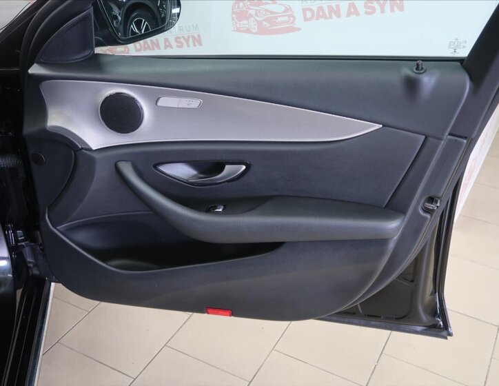 Mercedes-Benz Třídy E Kombi 2,0 l 143 kw